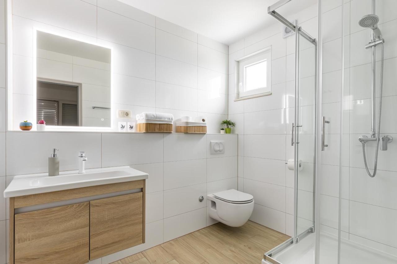 Luxurious Bona Fide Apartment Mimice