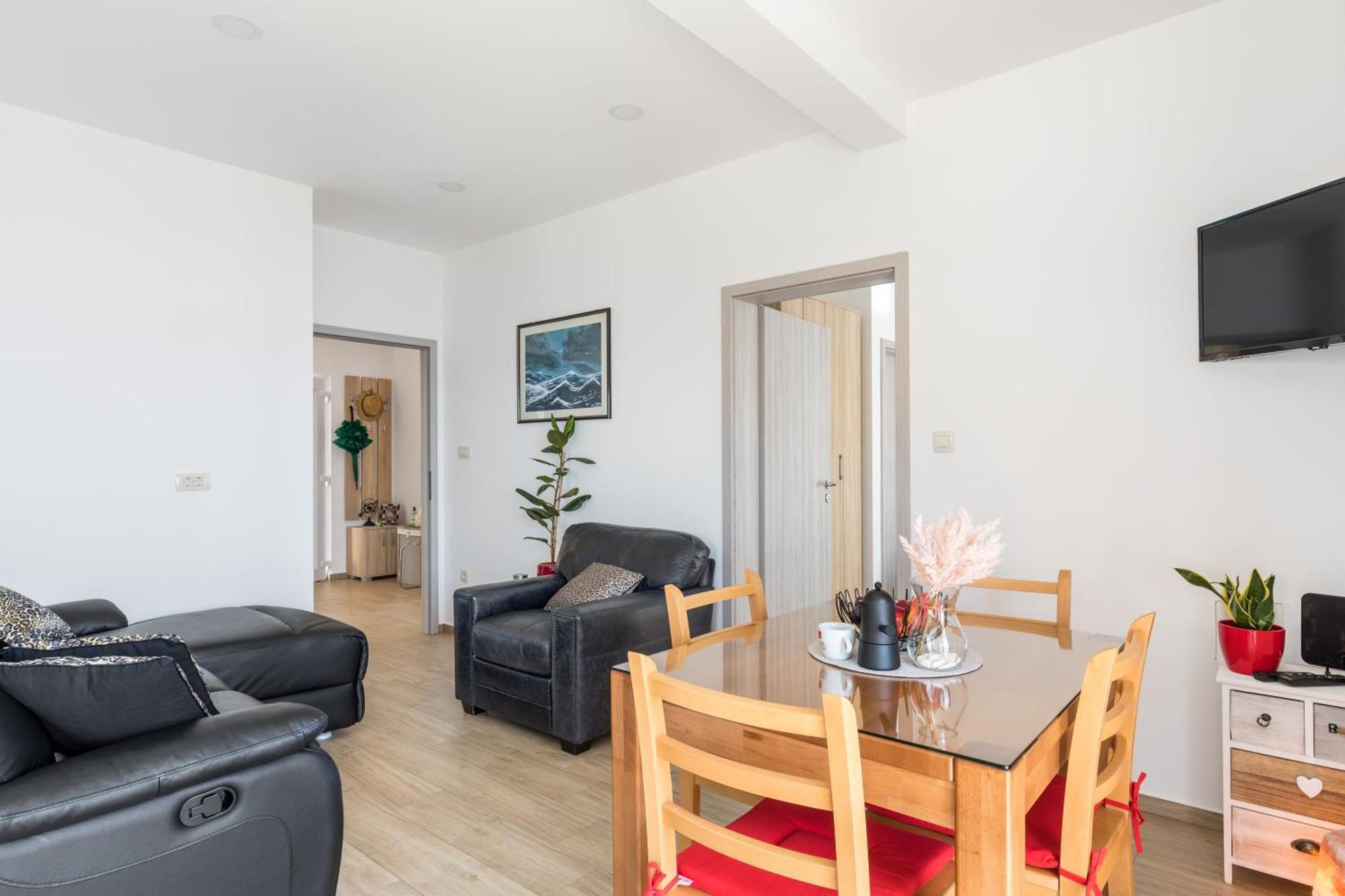 Luxurious Bona Fide Apartment